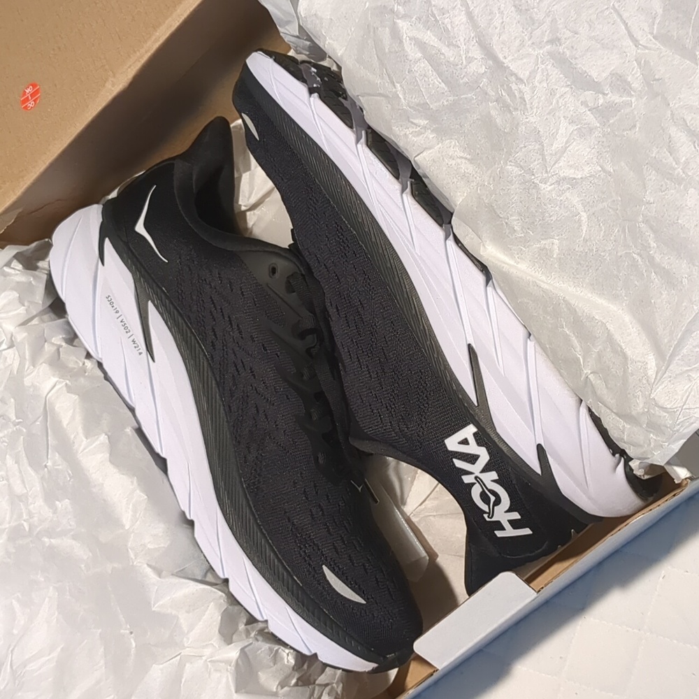 HOKA Women's Clifton 8 Shoes - BWHT-Black & White - 11